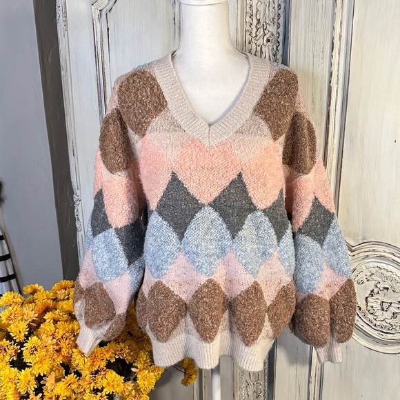 Fable Colorful Geometric Diamond Pattern Plush Women’s Sweater - Picture 1 of 12